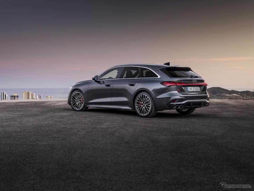 アウディ S5 アバント《photo by: Audi》