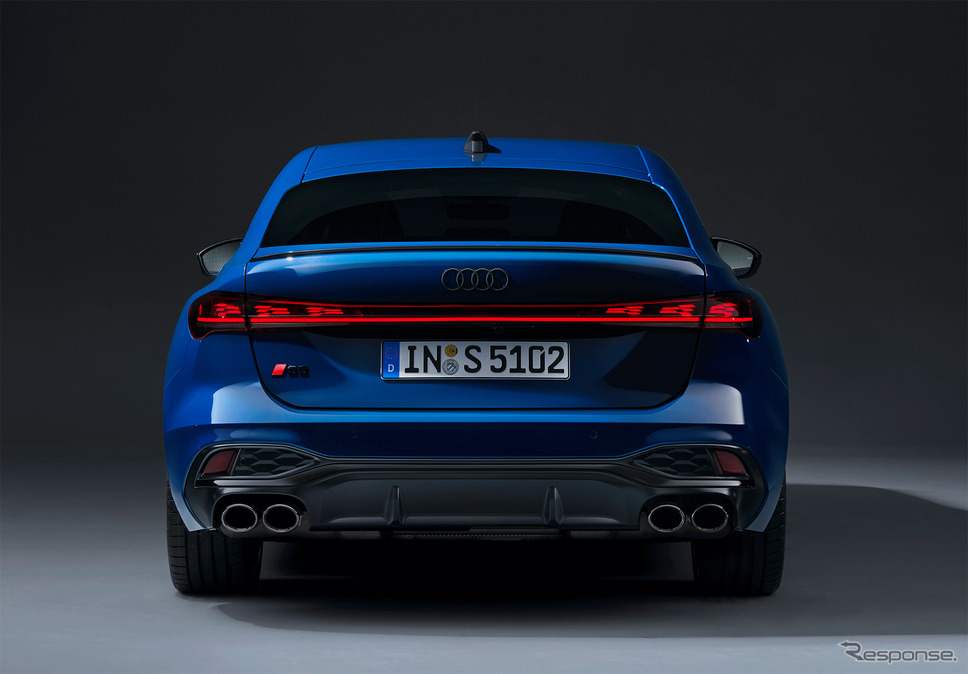 アウディ S5 セダン《photo by: Audi》