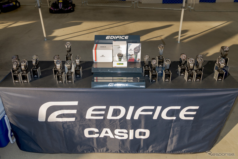 EDIFICE TOM’S 50th Anniversary EditionとEDIFICEシリーズ。《写真撮影 関口敬文》