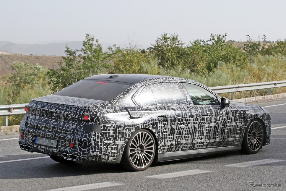 BMW 7シリーズ 改良新型のプロトタイプ《APOLLO NEWS SERVICE》
