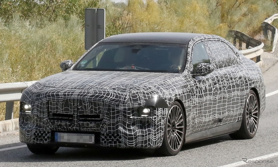 BMW 7シリーズ 改良新型のプロトタイプ《APOLLO NEWS SERVICE》