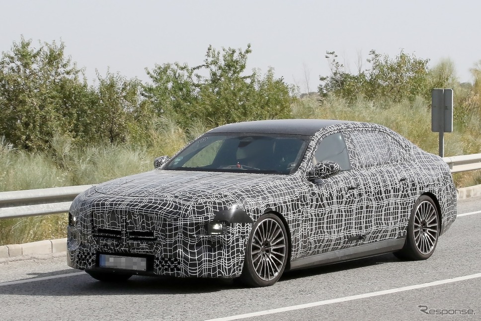BMW 7シリーズ 改良新型のプロトタイプ《APOLLO NEWS SERVICE》