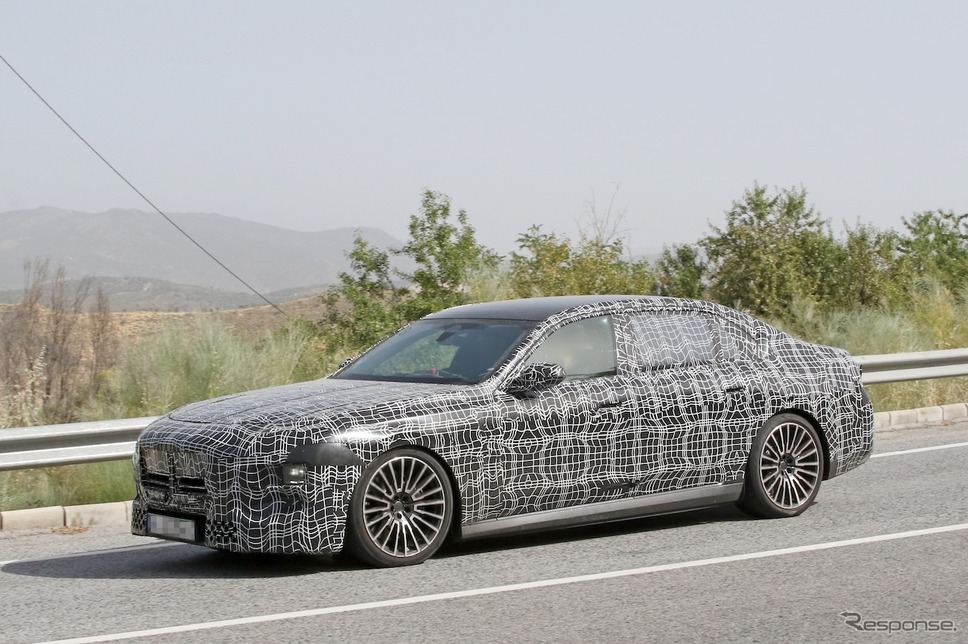 BMW 7シリーズ 改良新型のプロトタイプ《APOLLO NEWS SERVICE》