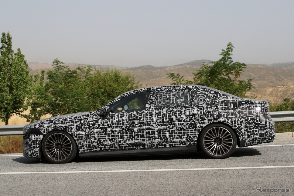 BMW 7シリーズ 改良新型のプロトタイプ《APOLLO NEWS SERVICE》