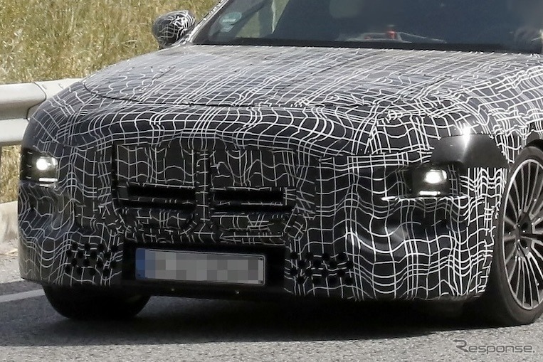 BMW 7シリーズ 改良新型のプロトタイプ《APOLLO NEWS SERVICE》