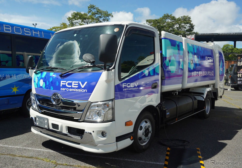 スーパー耐久 in オートポリスに展示されたトヨタのFCEVゴミ収集車《写真撮影 宮崎壮人》