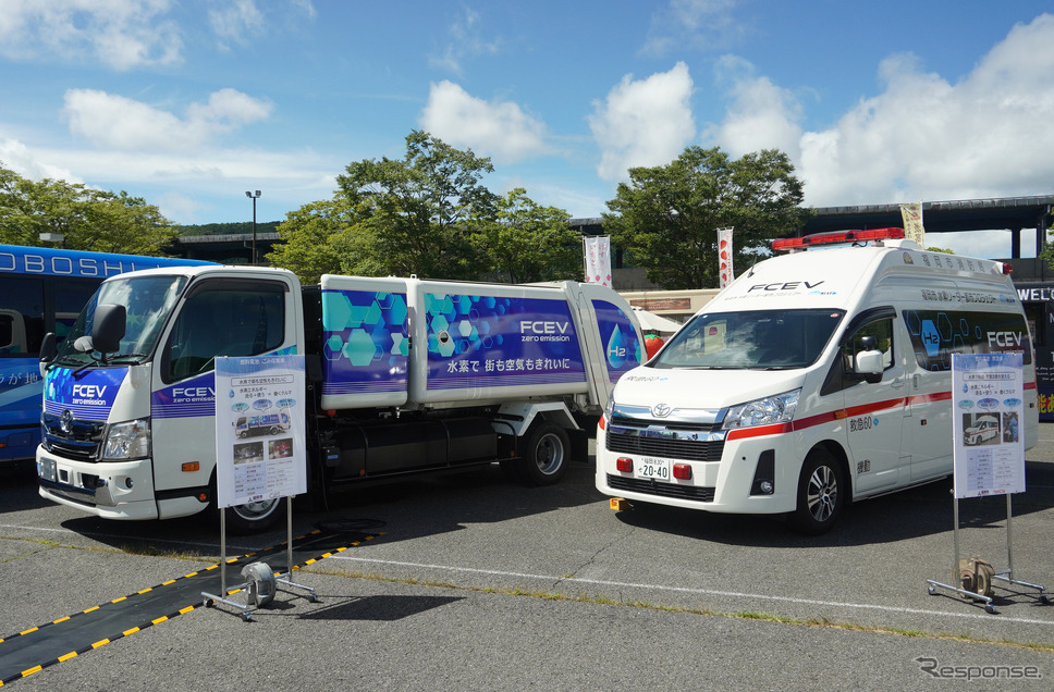 スーパー耐久 in オートポリスに展示されたトヨタのFCEV《写真撮影 宮崎壮人》