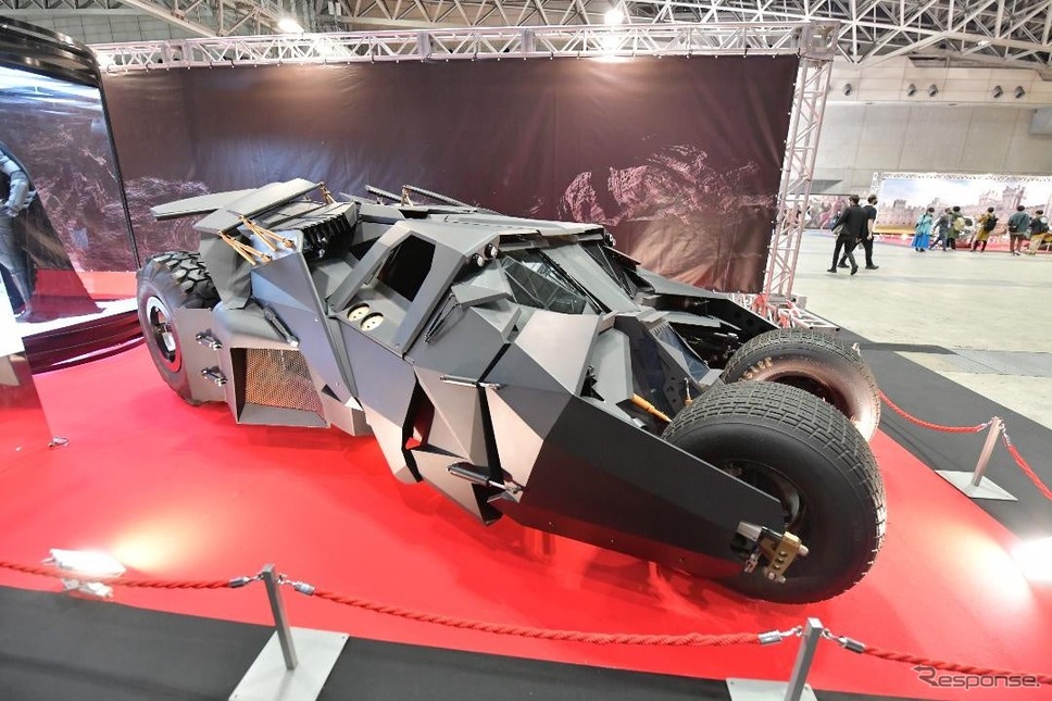映画バットマン「ダークナイト」トリロジーに登場したバットモービル・タンブラー《写真提供 Kamiwaza-Japan》