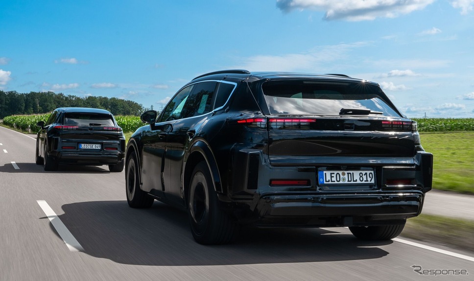 ポルシェ・カイエン 次期型のプロトタイプ《photo by Porsche》