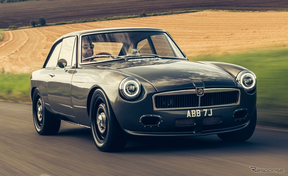 フロントライン初のV8エンジン搭載車『LE60』《写真提供 フロントライン・カーズ》