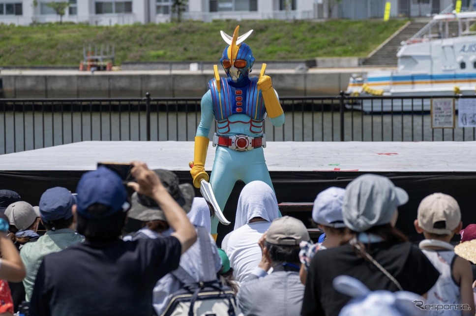 ヤマハ発動機、「シージェッター海斗」に3代目「新イスラスタ号」を贈呈《写真提供 ヤマハ発動機》