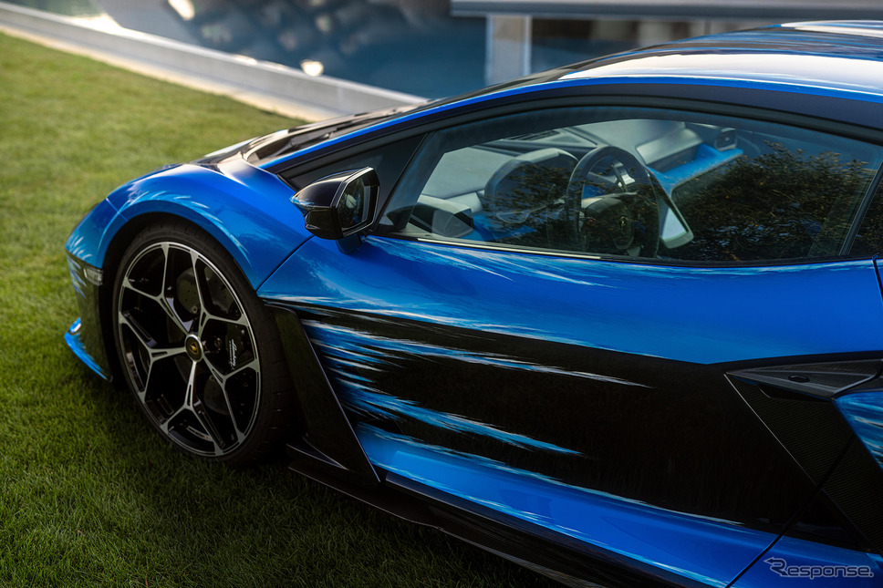 ランボルギーニ・レヴエルトの「オペラ・ウニカ」《photo by lamborghini》
