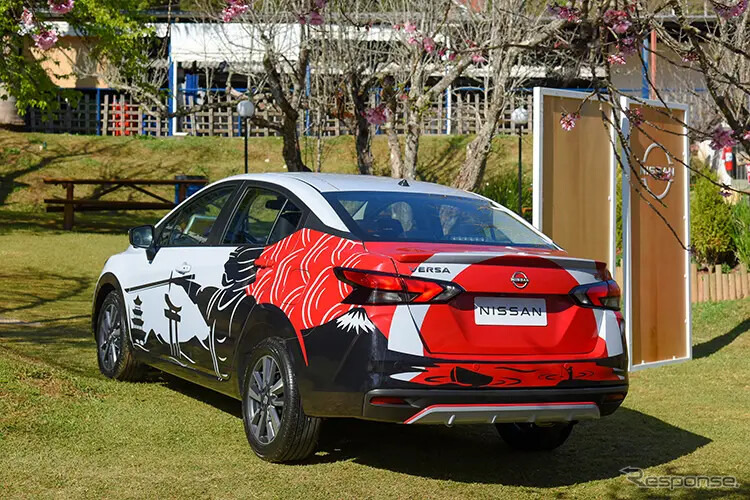 日産『ヴァーサSR』をベースに日本文化を称えるアートを施した1台をブラジル桜祭りで公開《photo by Nissan》