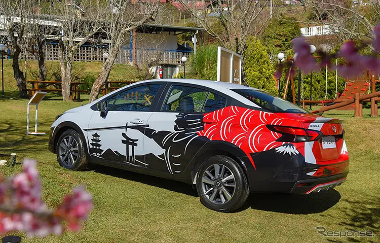 日産『ヴァーサSR』をベースに日本文化を称えるアートを施した1台をブラジル桜祭りで公開《photo by Nissan》