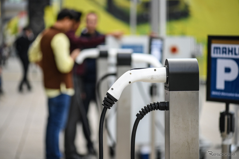 Charging station for electric cars《画像提供 メッセフランクフルト》