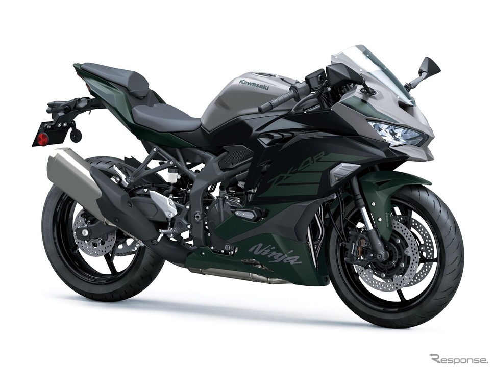 カワサキ Ninja ZX-4R SE メタリックマットグラファイトグレー×メタリックフラットスパークブラック《画像提供 カワサキモータースジャパン》