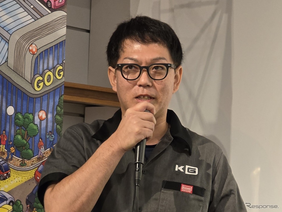 一人乗り小型EV 「mibot」のコンセプトを熱く語る楠CEO。《写真撮影 根岸智幸》