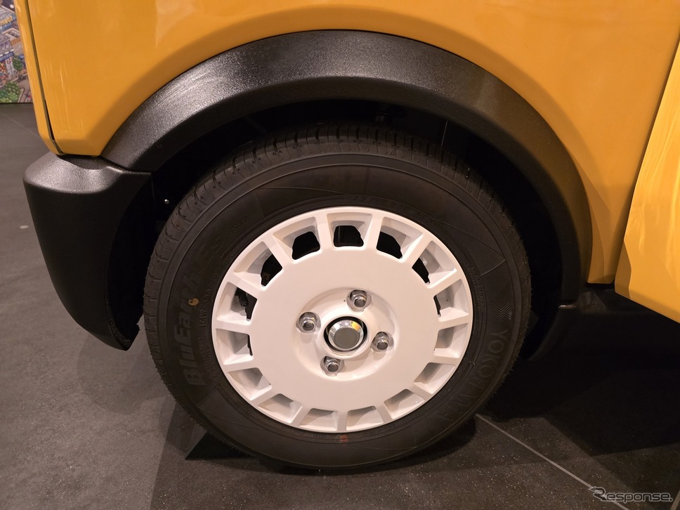 mibotの量産前試作車。2023年1月の東京オートサロンに展示されたモノより完成度がかなり上がっている。《写真撮影 根岸智幸》