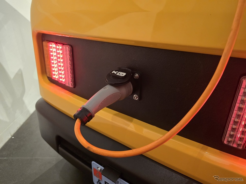 mibotの量産前試作車。2023年1月の東京オートサロンに展示されたモノより完成度がかなり上がっている。《写真撮影 根岸智幸》