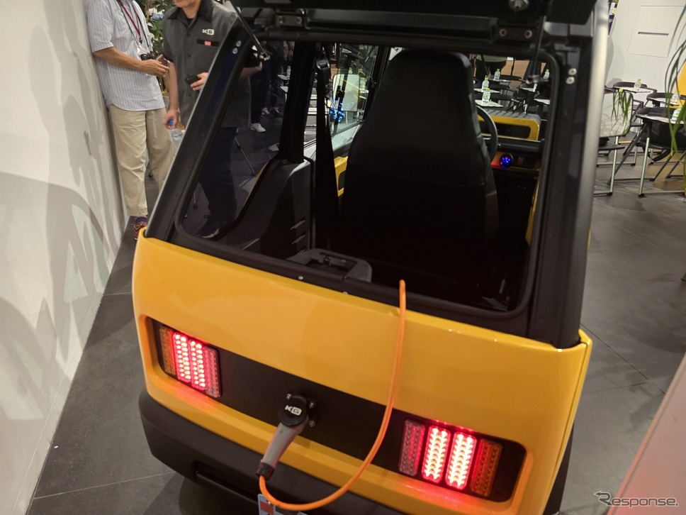 mibotの量産前試作車。2023年1月の東京オートサロンに展示されたモノより完成度がかなり上がっている。《写真撮影 根岸智幸》