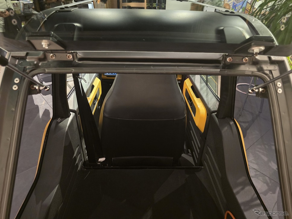 mibotの量産前試作車。2023年1月の東京オートサロンに展示されたモノより完成度がかなり上がっている。《写真撮影 根岸智幸》