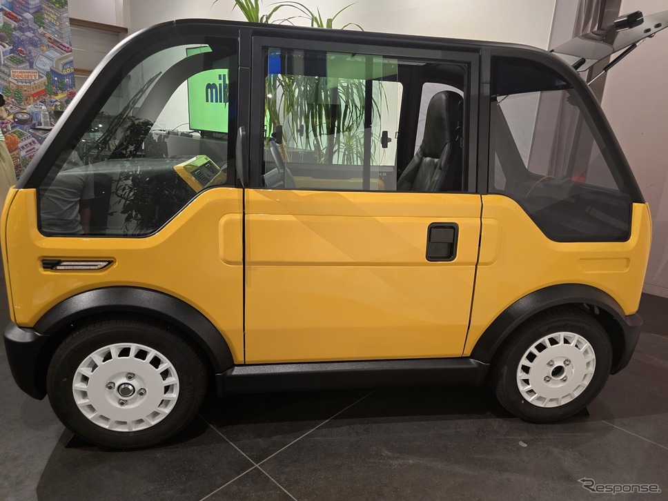 mibotの量産前試作車。2023年1月の東京オートサロンに展示されたモノより完成度がかなり上がっている。《写真撮影 根岸智幸》