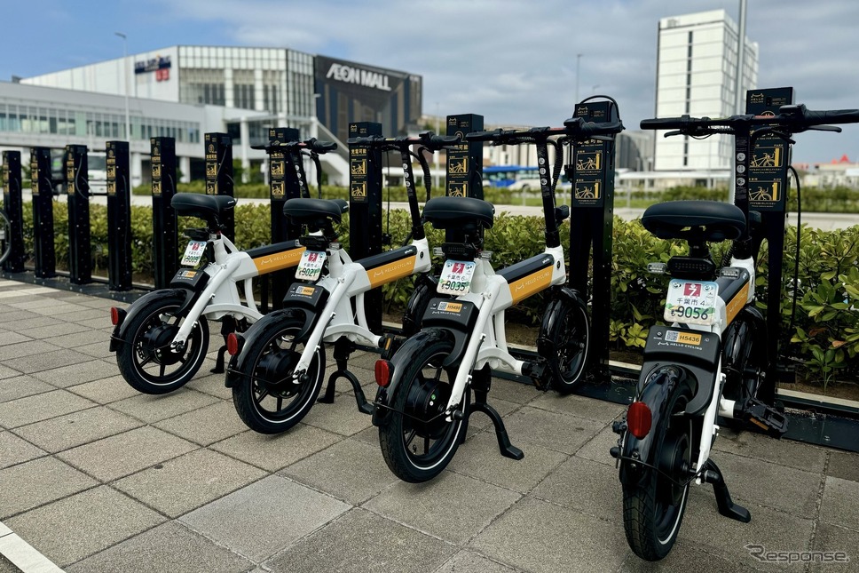 「かそりーぬ」デザインのナンバープレートを装着した電動サイクル《写真提供 OpenStreet》