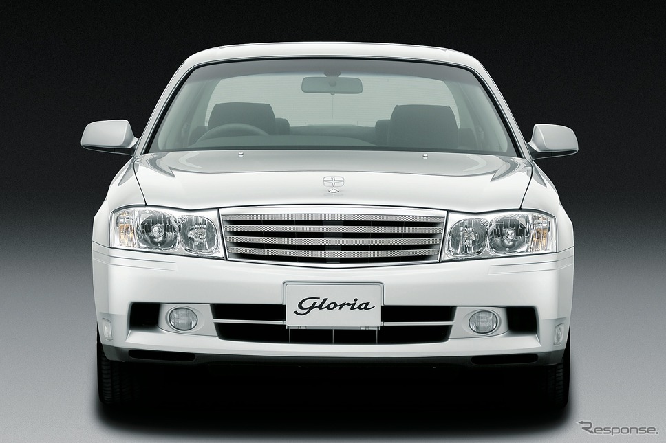 グロリア(1999年)《写真提供 日産自動車》