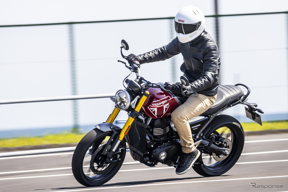 トライアンフ スピード400《写真撮影 山内潤也》