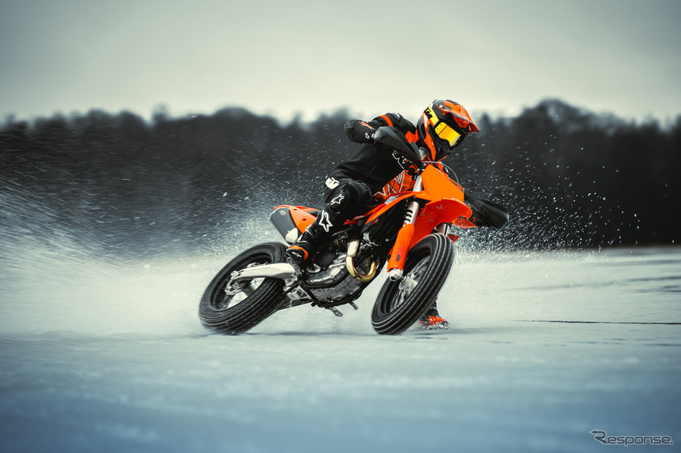 KTM 450 SMR 2025年モデル《画像提供 KTM》