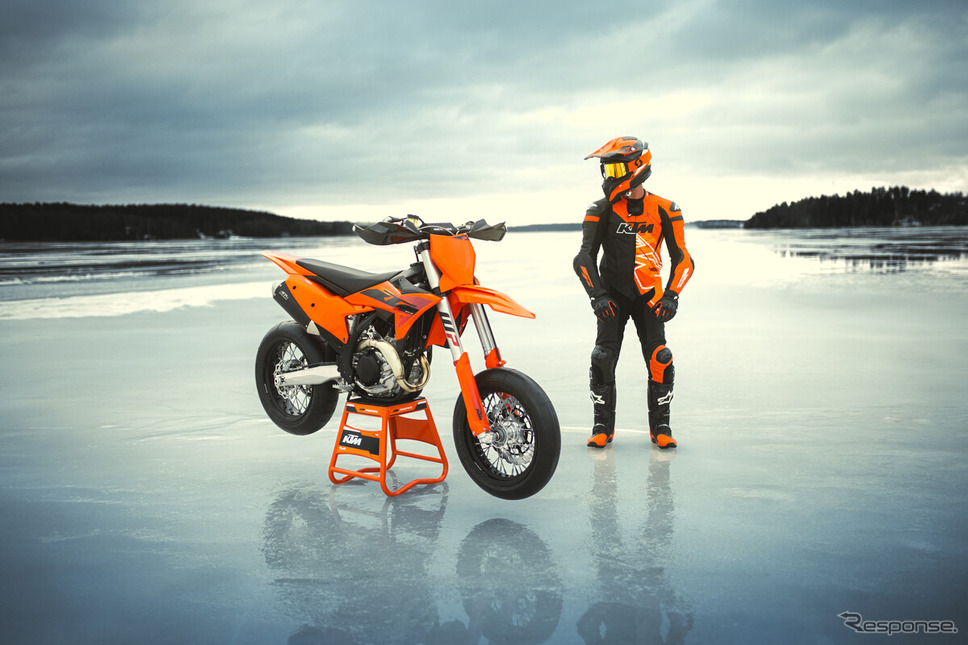 KTM 450 SMR 2025年モデル《画像提供 KTM》