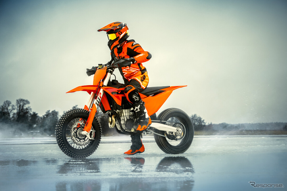 KTM 450 SMR 2025年モデル《画像提供 KTM》