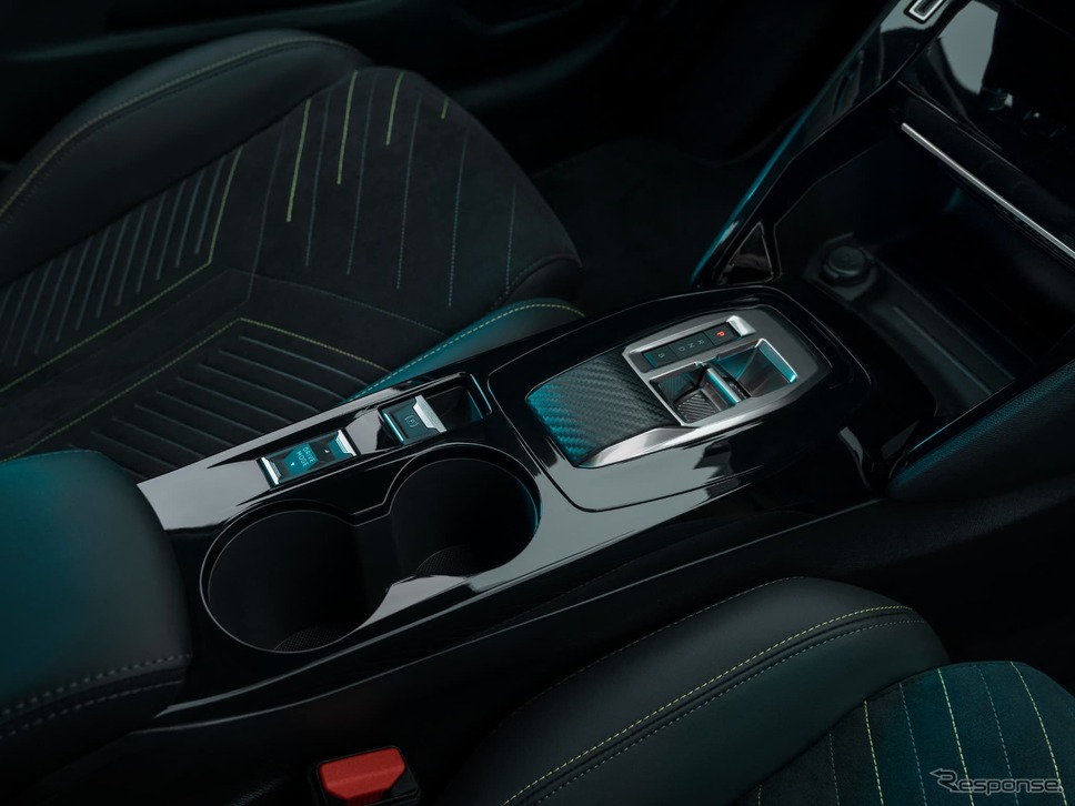 プジョー e-208 改良新型《photo by PEUGEOT》