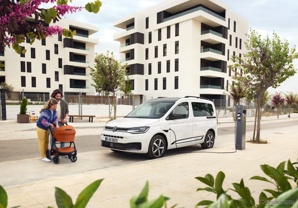 VWの小型ミニバン『キャディ』の欧州2025年モデルPHEV《photo by VW》