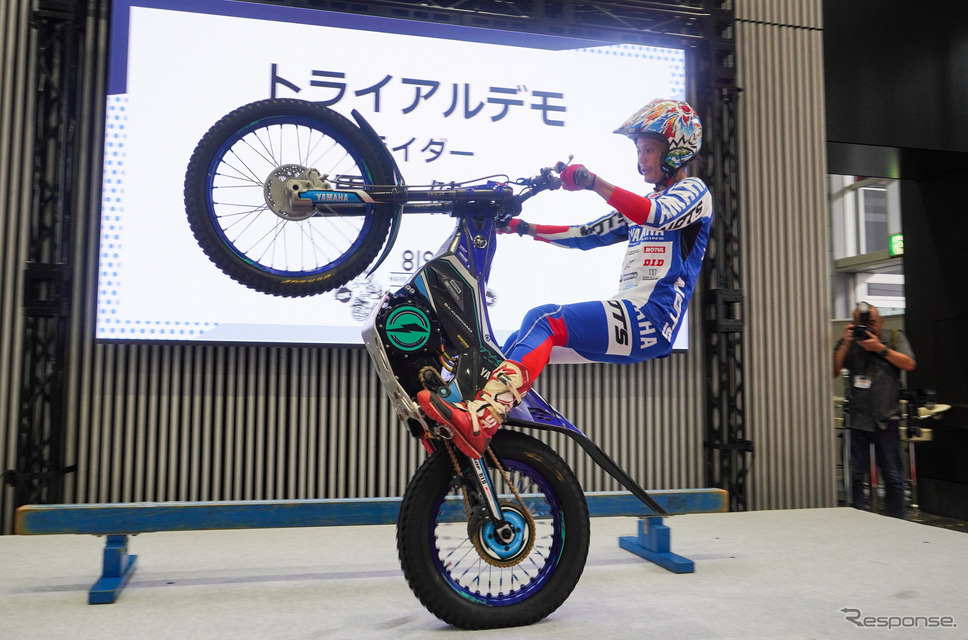 黒山健一選手によるヤマハの電動トライアルバイク「TY-E 2.2」デモンストレーション《写真撮影 宮崎壮人》