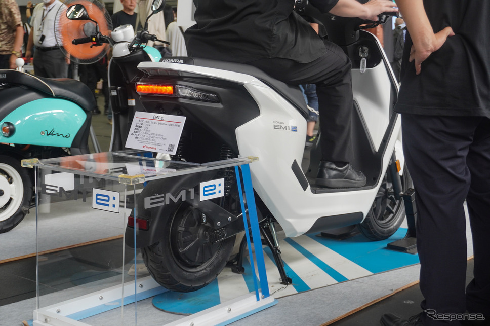 ホンダの電動バイク「EM1 e:」のアクセル体験《写真撮影 宮崎壮人》