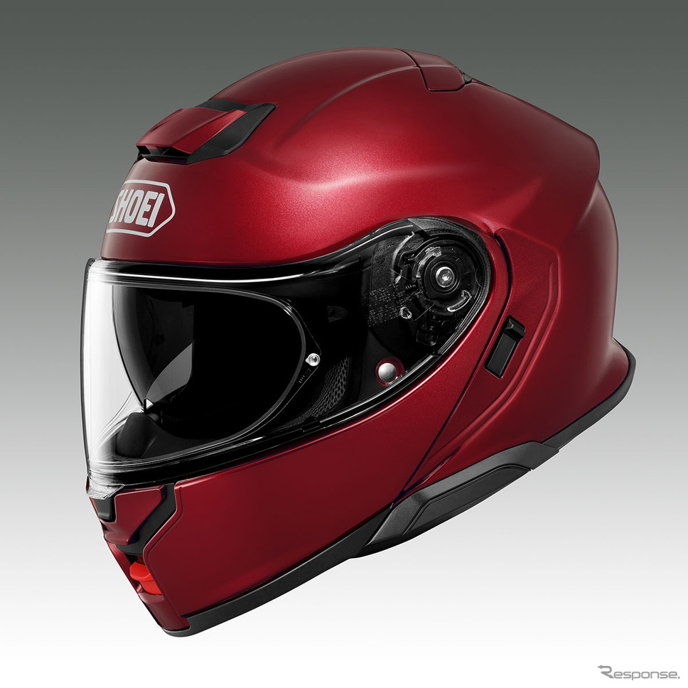 NEOTEC 3 ガーネットメタリック《写真提供 SHOEI》
