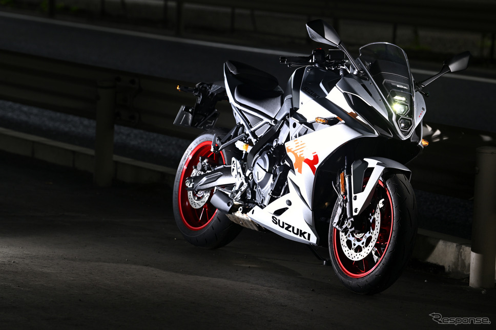スズキ GSX-8R《写真撮影 真弓悟史》
