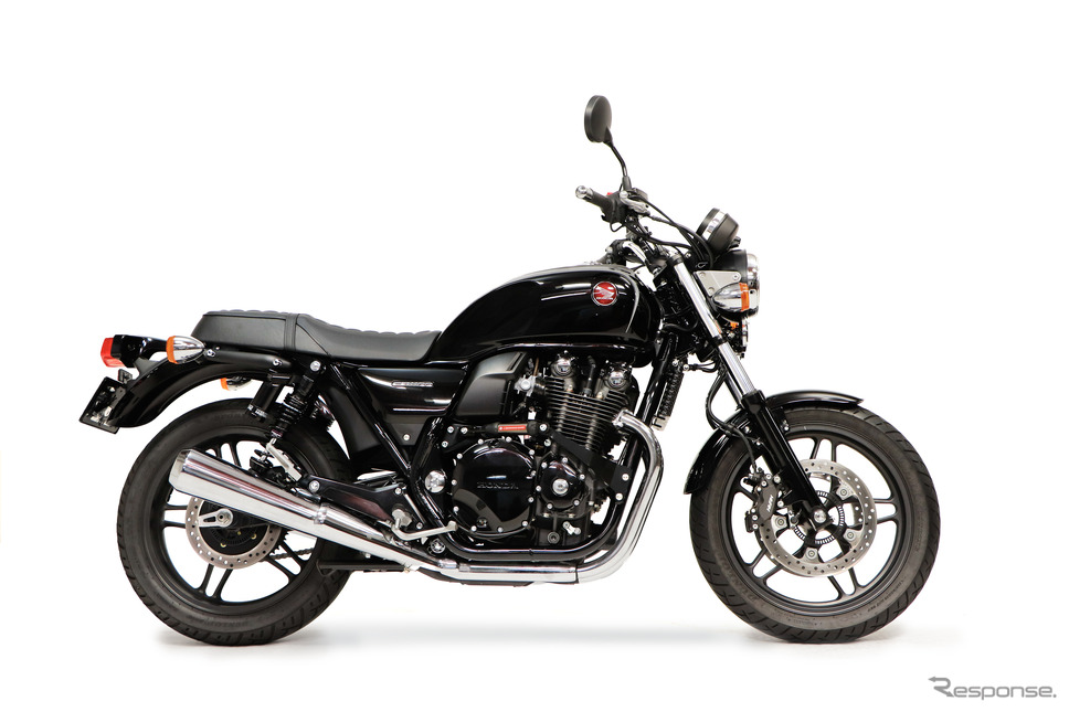 パフォーマンスダンパーホンダ・CB1100装着例《画像提供 アクティブ》