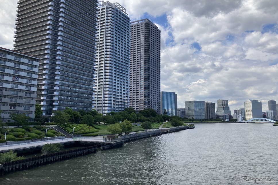 東京石川島造船所本分工場跡地（推測）：現在の東京都中央区佃、晴海運河右岸、写真左手。相生橋から永代橋方向を臨む《写真撮影 高木啓》