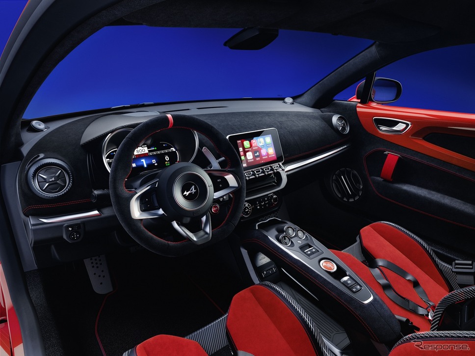 アルピーヌA110R TURINI:レッドアルカンターラ《写真提供 ルノー・ジャポン》