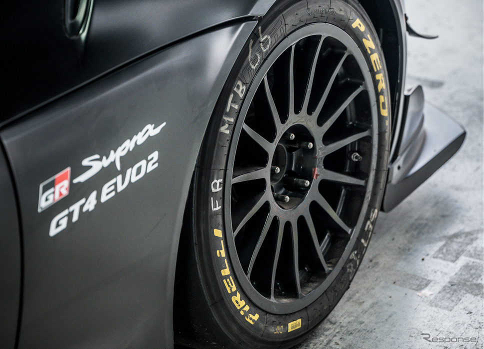 トヨタ GRスープラ GT4 EVO2 プロトタイプ（ブラックカラー施工車）《写真提供 トヨタ自動車》