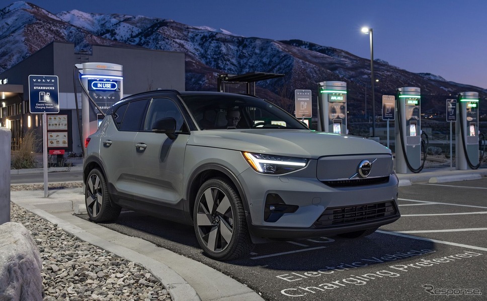 ボルボカーズが米国のスターバックスに設置した急速充電器(参考)《photo by Volvo Cars》