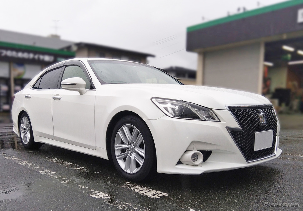 テイン・フレックスAVS クラウンアスリート装着例(ダウン量:フロント 25mmダウン / リア 25mmダウン)《画像提供 テイン》