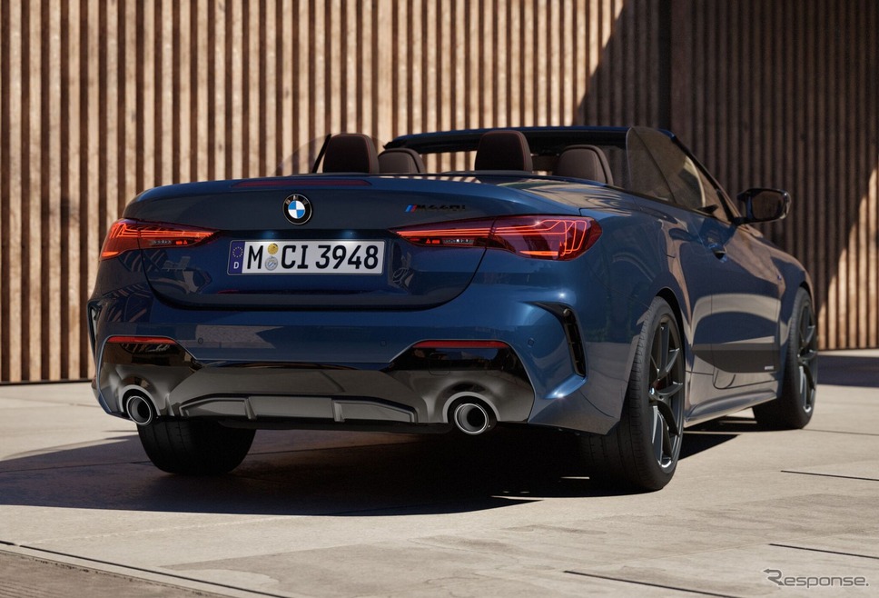 BMW 4シリーズカブリオレ 改良新型の「M440i xDrive」《photo by BMW》