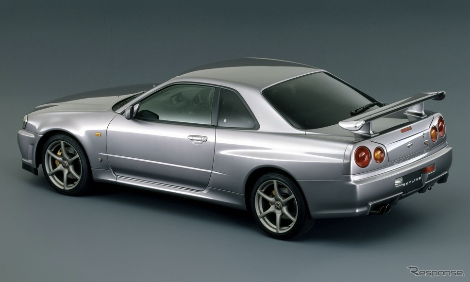 日産スカイラインGT-R（写真は1999年）《写真提供 日産自動車》
