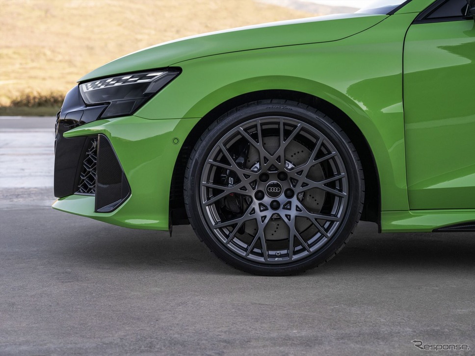 アウディRS3スポーツバック 新型《photo by Audi》