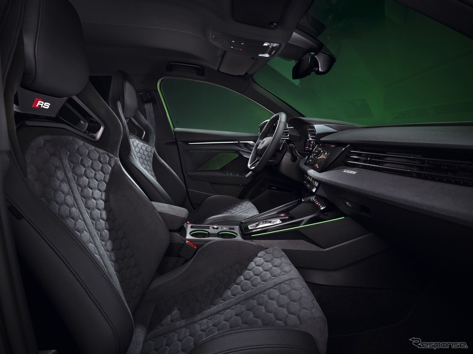 アウディRS3スポーツバック 新型《photo by Audi》