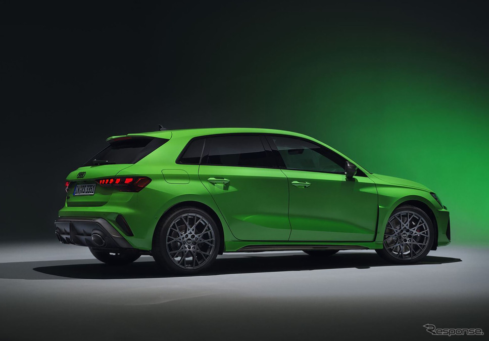 アウディRS3スポーツバック 新型《photo by Audi》