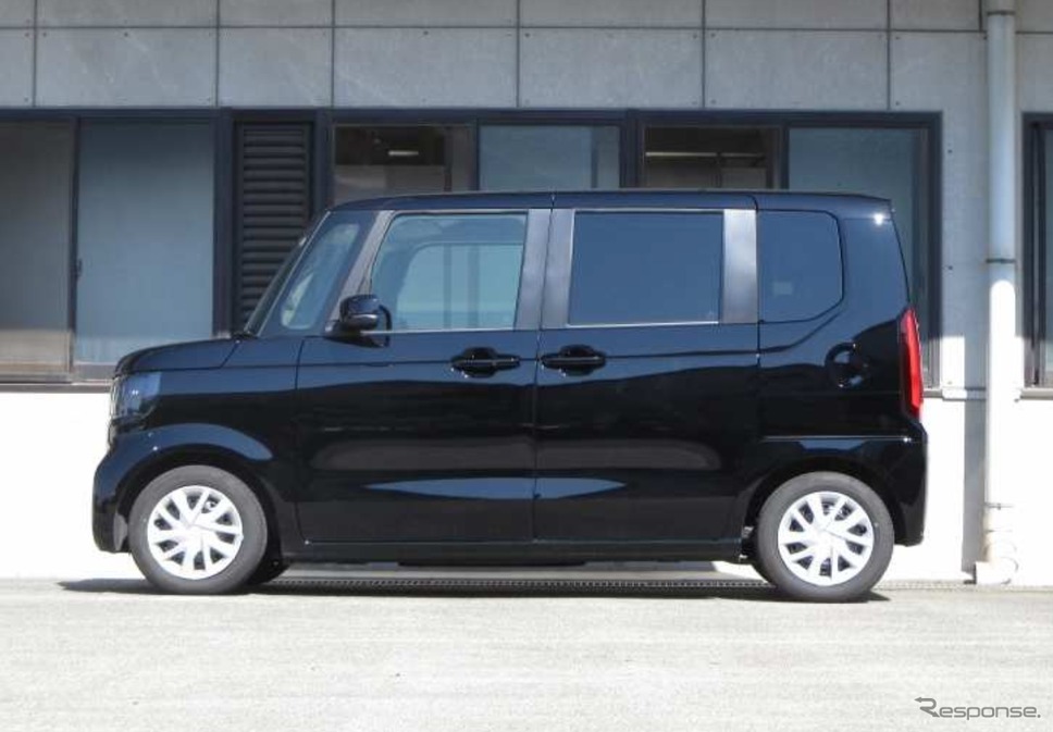 サステックNF210 ホンダ・N-BOX装着例(フロント:31mmダウン / リア:44mmダウン)《画像提供 タナベ》